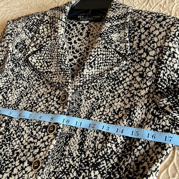 St. John Collection Blazer - Picture 5 of 11